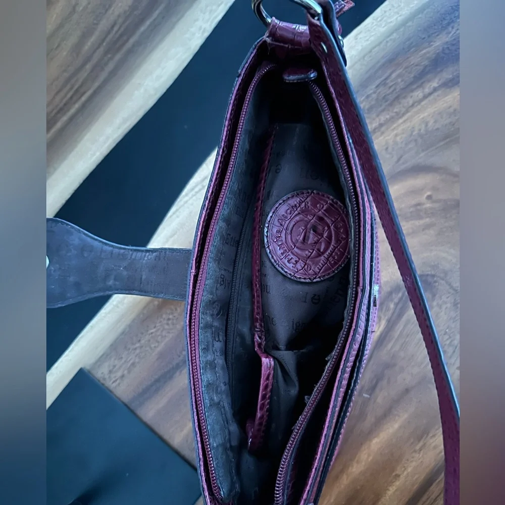 ETIENNE AIGNER Leather Handbag. Classic ‘Chianti Red’ Embossed Leather. EUC - Picture 8 of 8